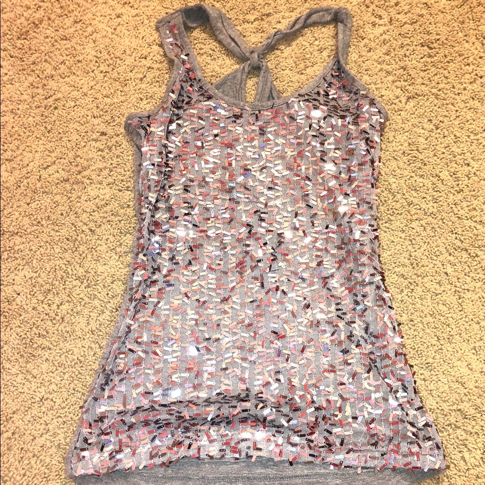 early 2000s tank top (not inchy)